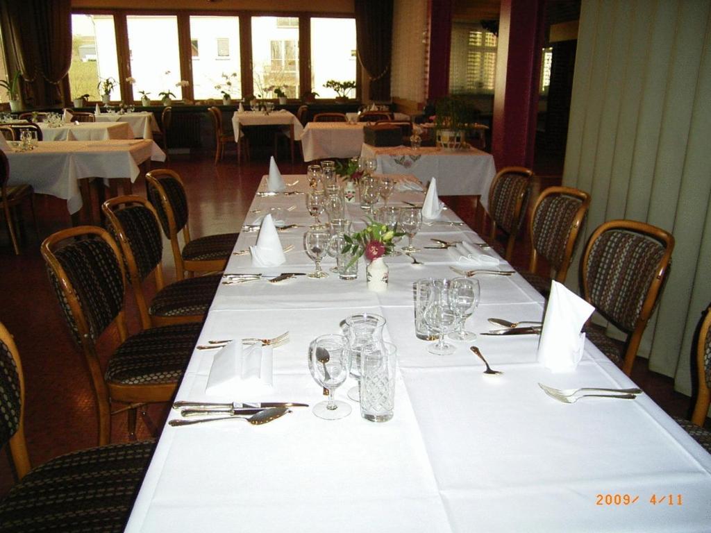 Hotel Restaurant Braas Esch-sur-Sûre Екстериор снимка