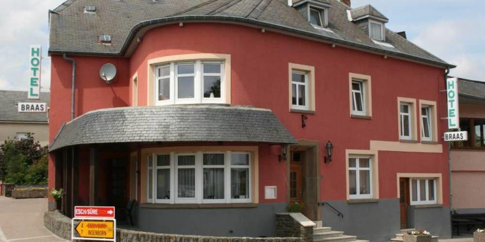Hotel Restaurant Braas Esch-sur-Sûre Екстериор снимка