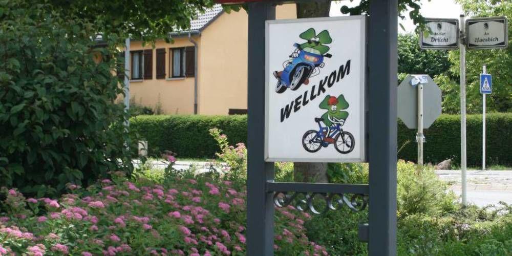 Hotel Restaurant Braas Esch-sur-Sûre Екстериор снимка